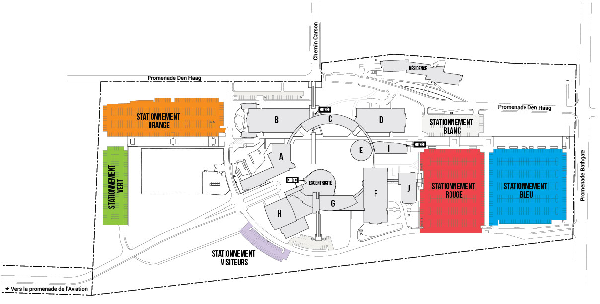 Le plan présente un campus organisé autour d’un noyau central (Excentricité), avec des bâtiments nommés par lettres, des zones de stationnement colorées pour faciliter l’orientation, et des entrées bien marquées.