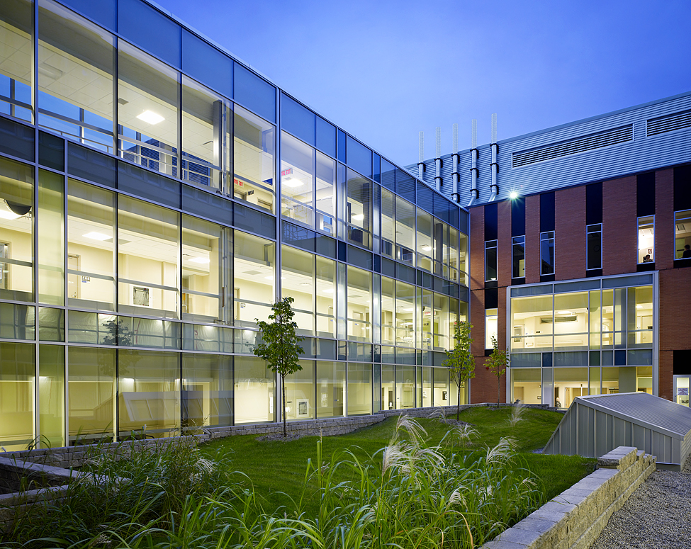 Hopital Monfort - cours interieur